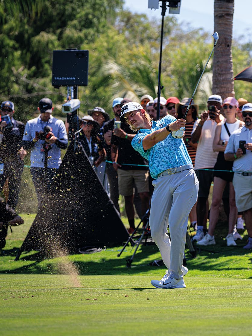 Espectadores siguiendo a golfistas del PGA TOUR en el VidantaWorld Mexico Open